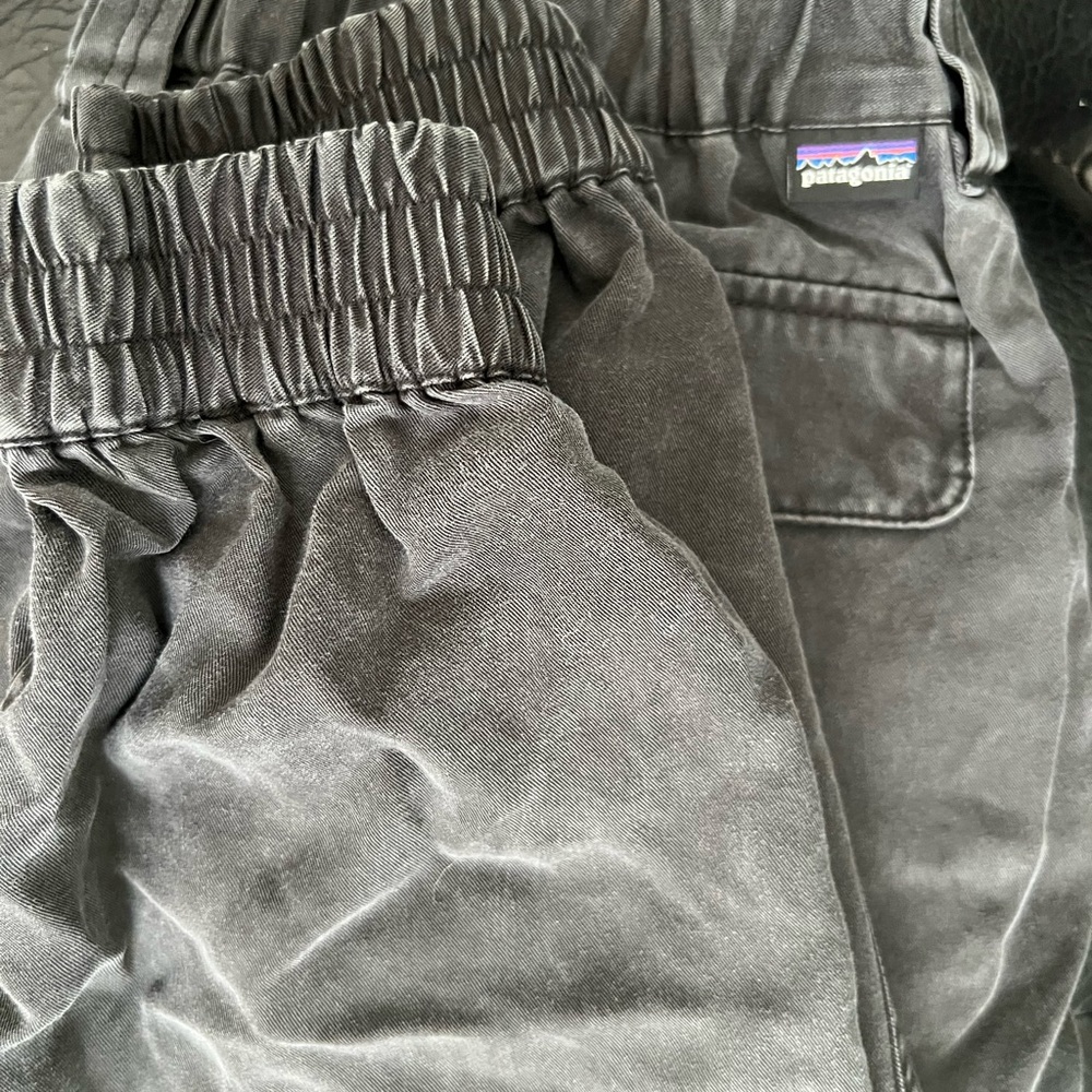 Patagonia Joggers - Size 6